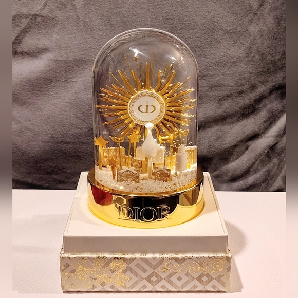 NIB CHRISTIAN DIOR 2024 SNOW GLOBE - Picture 2 of 14